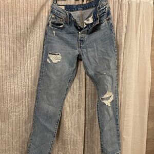 levis distressed Blue Jeans